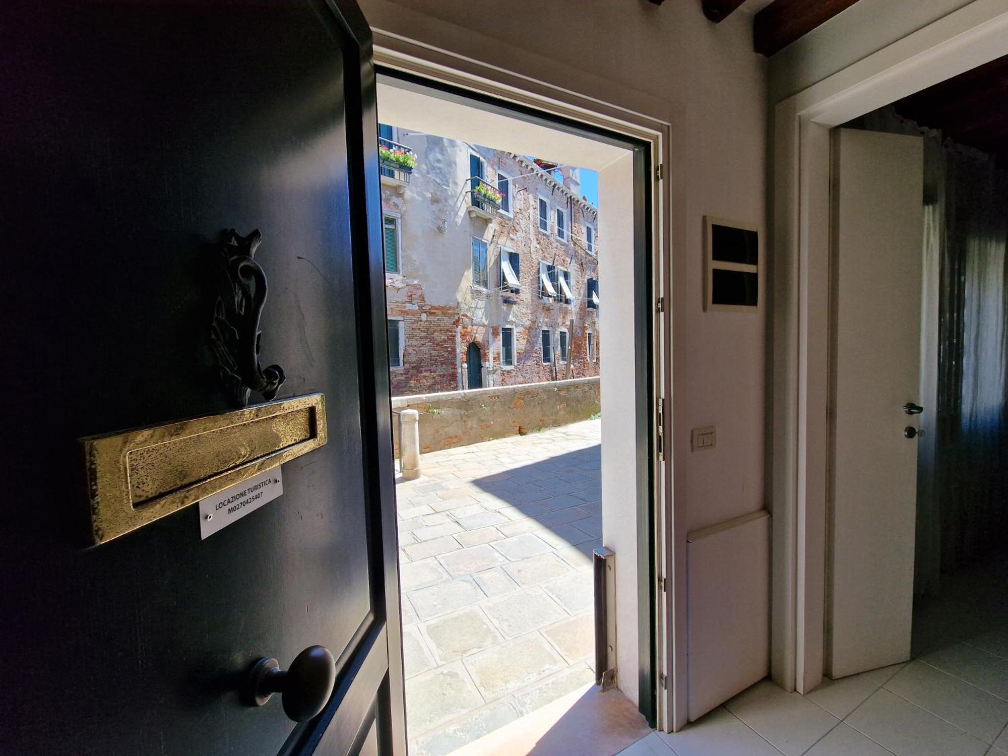Veneziacentopercento Apartments & Rooms Εξωτερικό φωτογραφία
